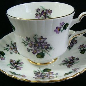 Royal Standard Tea Cup & Saucer Set Floral Pattern Fine bone china England